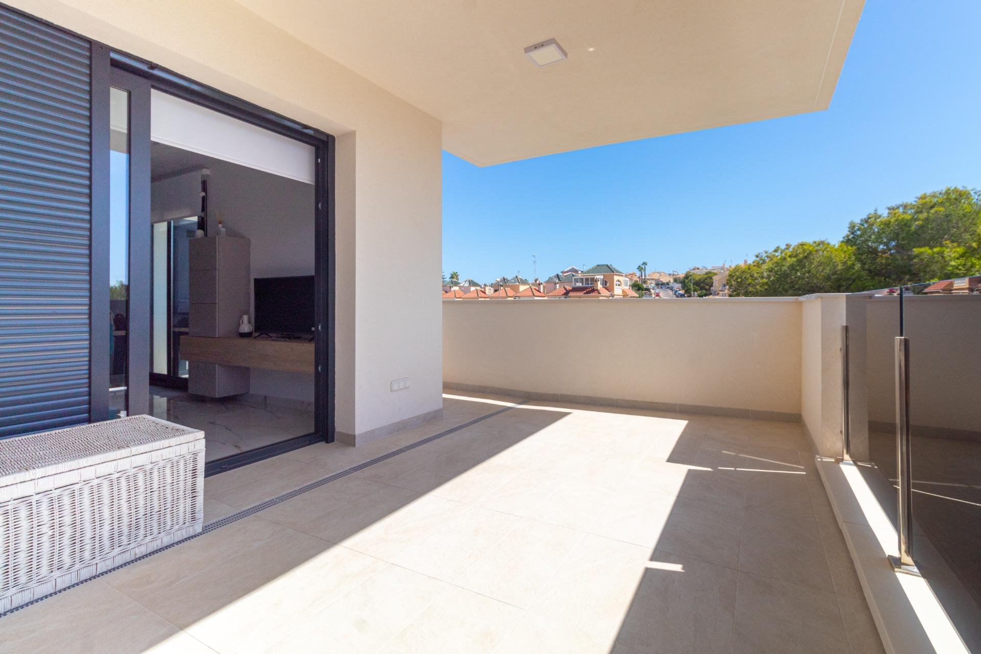 Återförsäljning - Lägenhet / lägenhet - Orihuela Costa - Los Almendros-La Florida