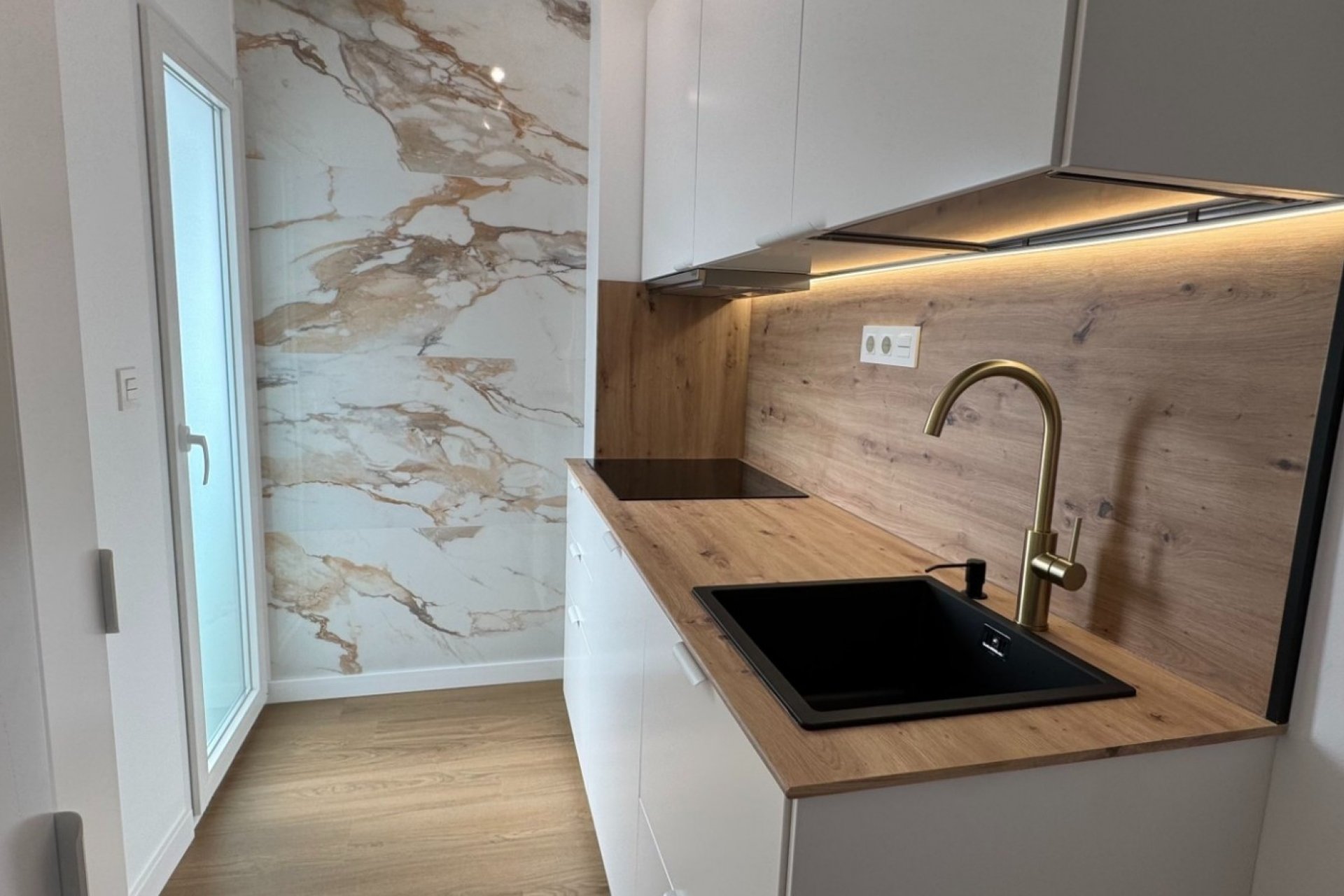 Återförsäljning - Lägenhet / lägenhet - Orihuela Costa - Punta Prima