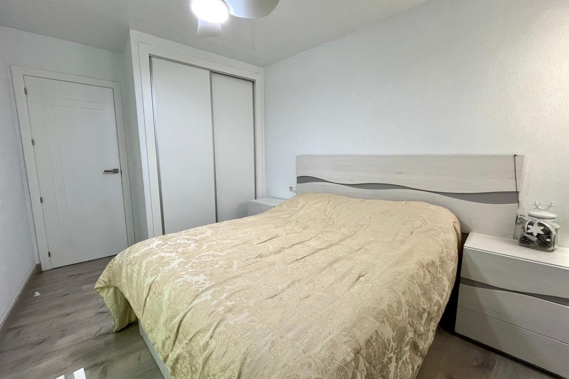 Återförsäljning - Lägenhet / lägenhet - Torrevieja