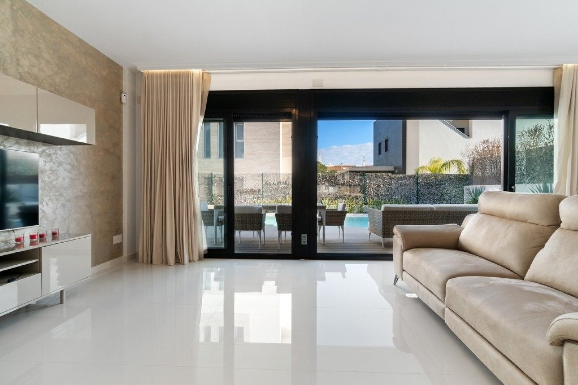 Återförsäljning - Villa - Orihuela Costa - Aguamarina