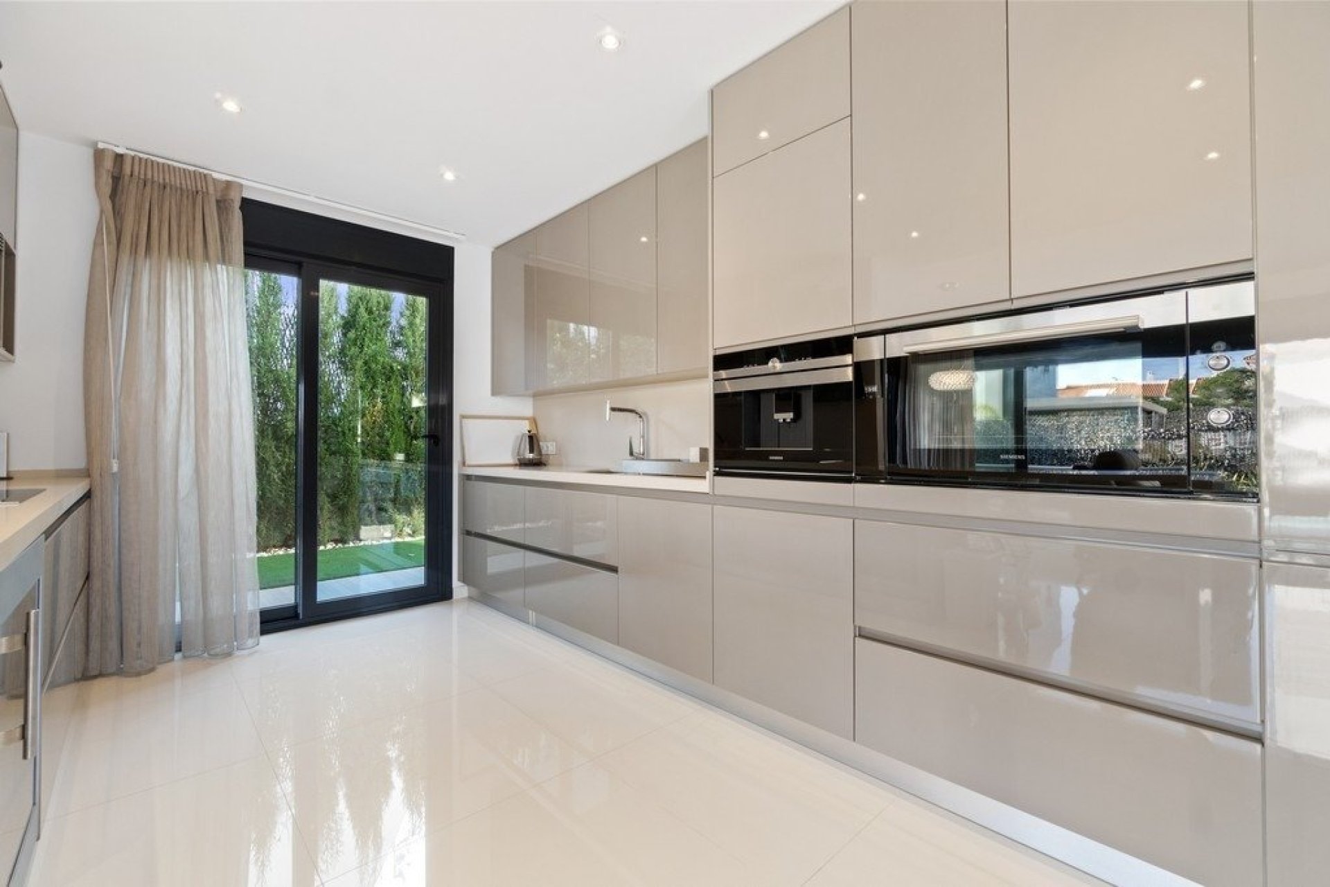 Återförsäljning - Villa - Orihuela Costa - Aguamarina