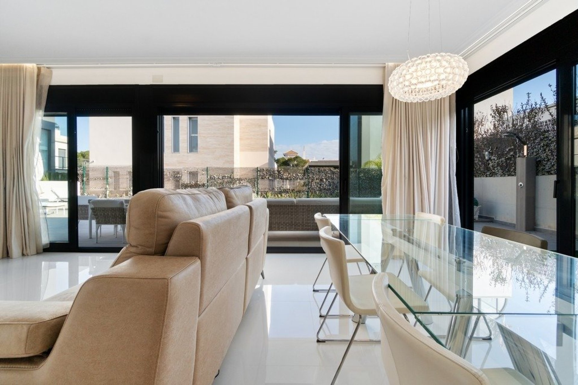 Återförsäljning - Villa - Orihuela Costa - Aguamarina