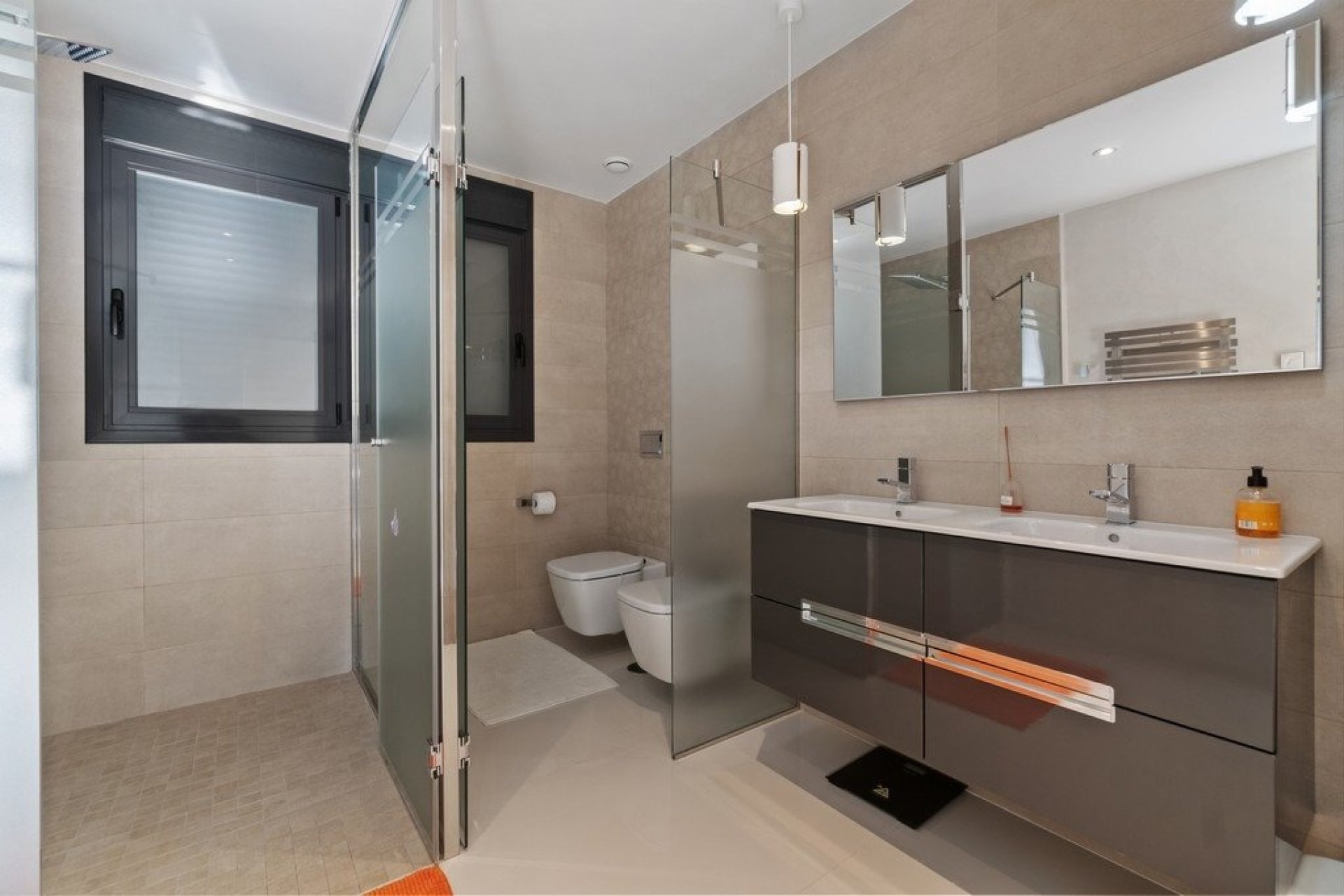 Återförsäljning - Villa - Orihuela Costa - Aguamarina