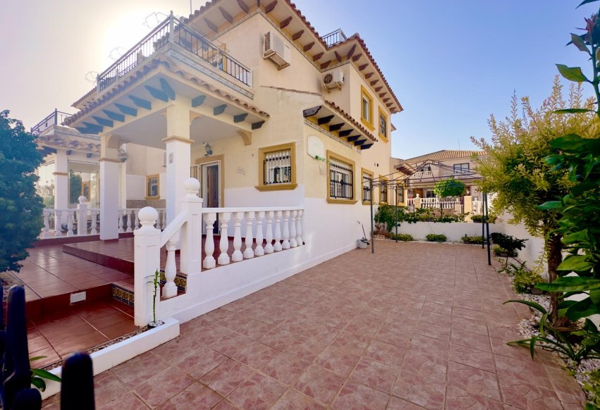 Återförsäljning - Villa - Orihuela Costa - Cabo Roig