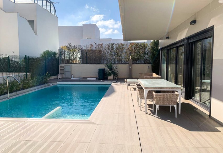 Återförsäljning - Villa - Orihuela Costa - Campoamor