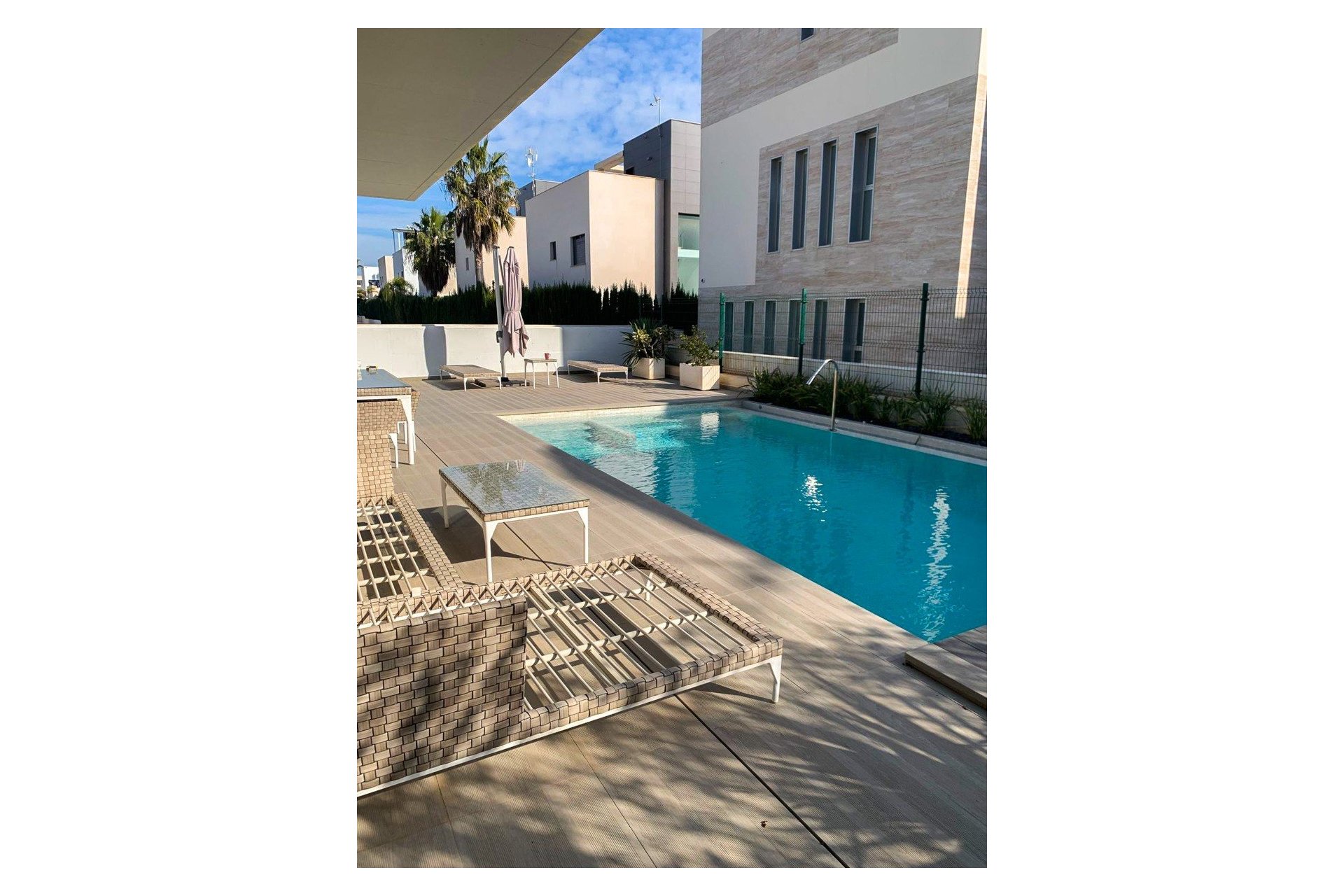 Återförsäljning - Villa - Orihuela Costa - Campoamor