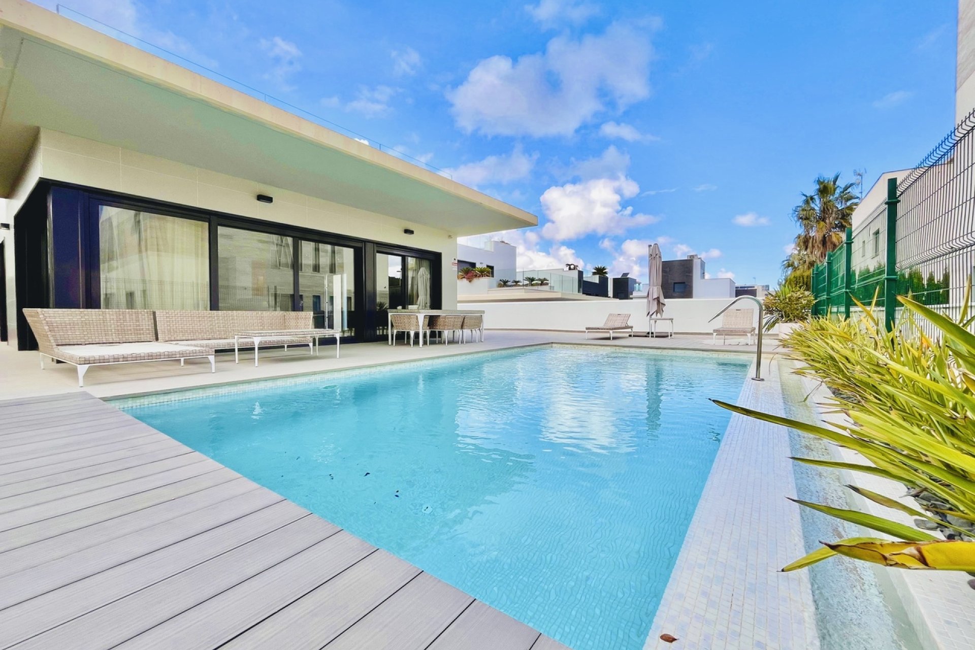 Återförsäljning - Villa - Orihuela Costa - Dehesa de Campoamor