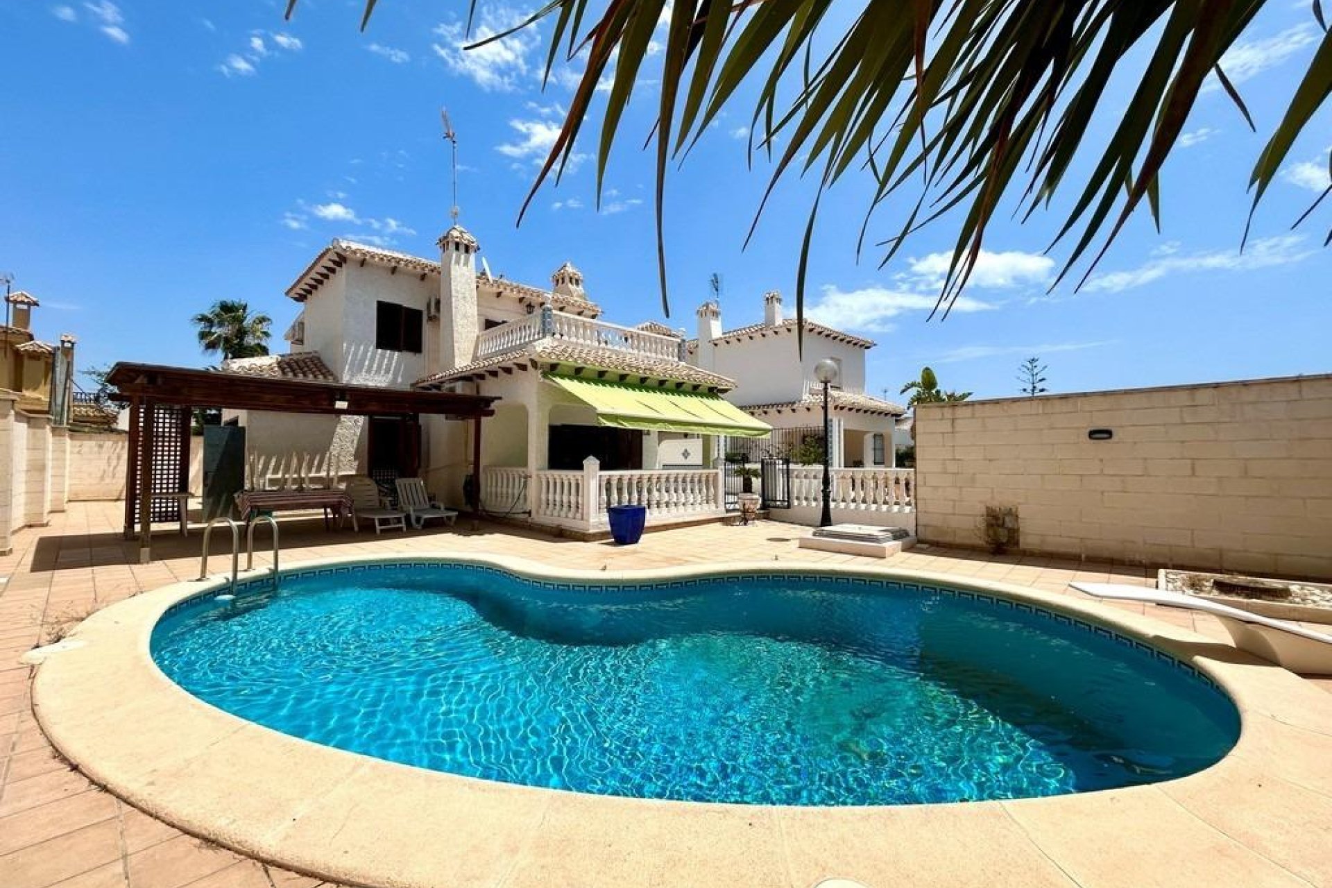 Återförsäljning - Villa - Orihuela Costa - La Zenia