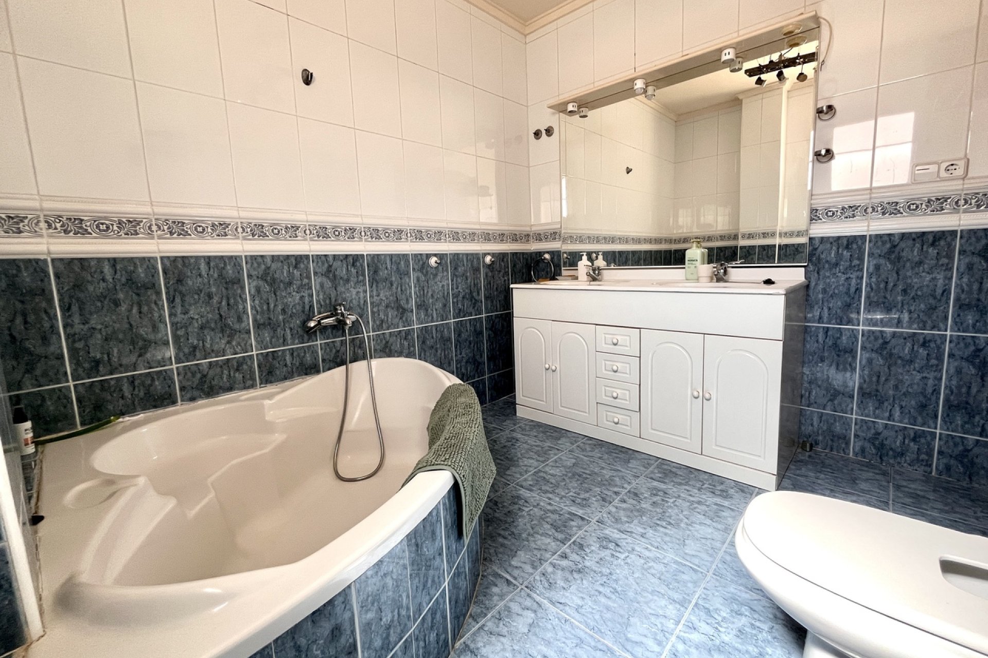 Återförsäljning - Villa - Orihuela Costa - La Zenia