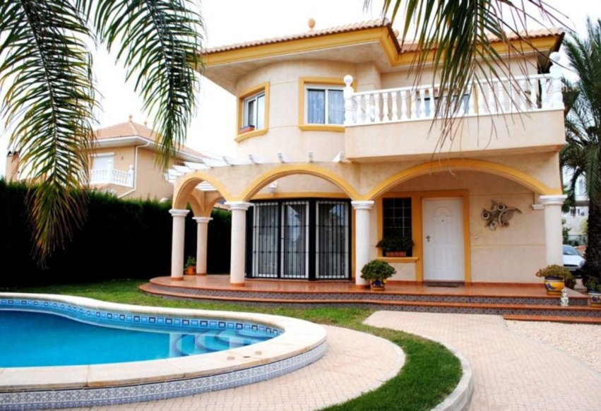 Återförsäljning - Villa - Orihuela Costa - La Zenia