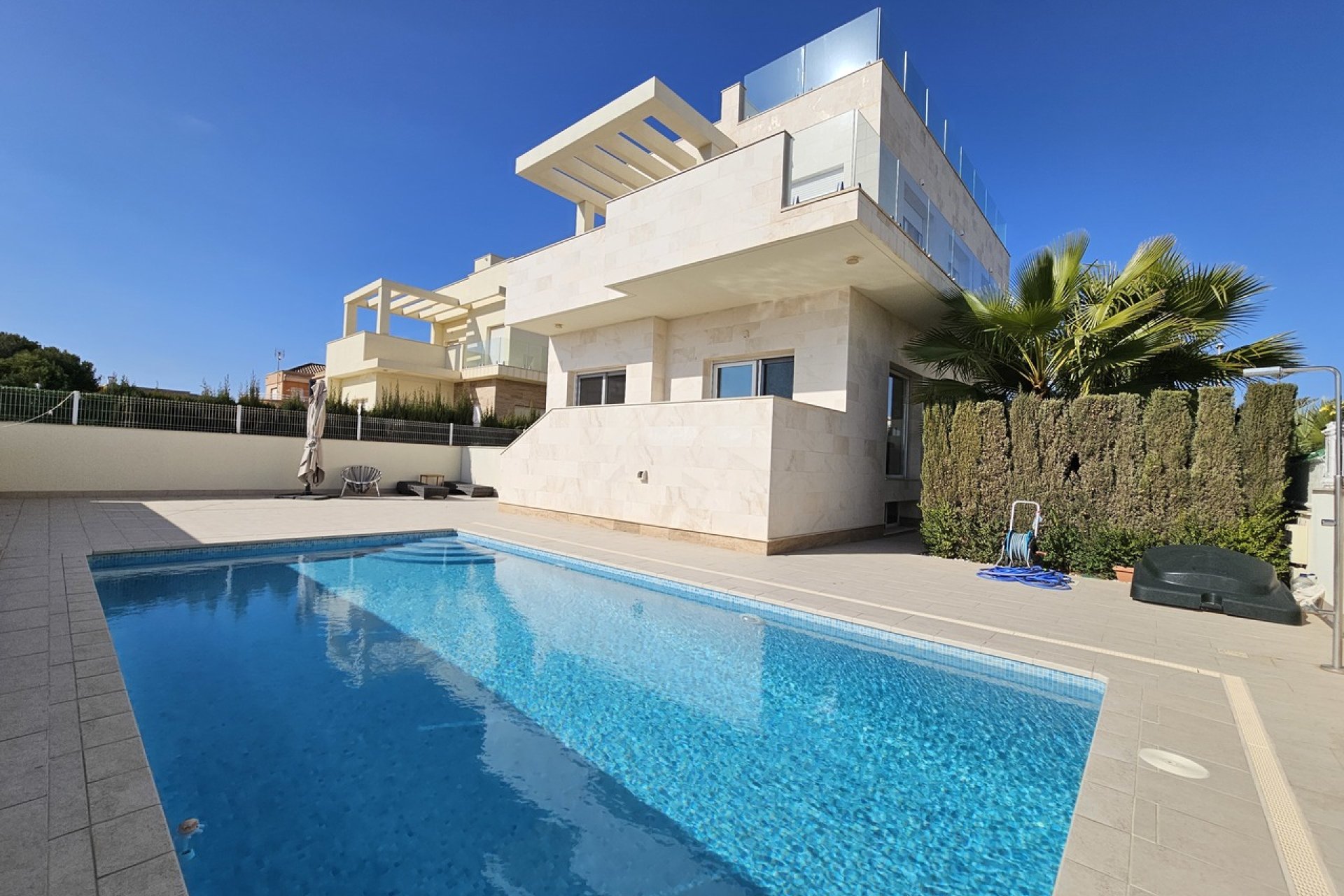 Återförsäljning - Villa - Orihuela Costa - La Zenia