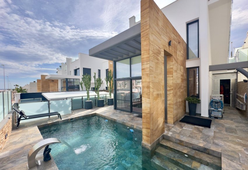 Återförsäljning - Villa - Orihuela Costa - Lomas de Cabo Roig