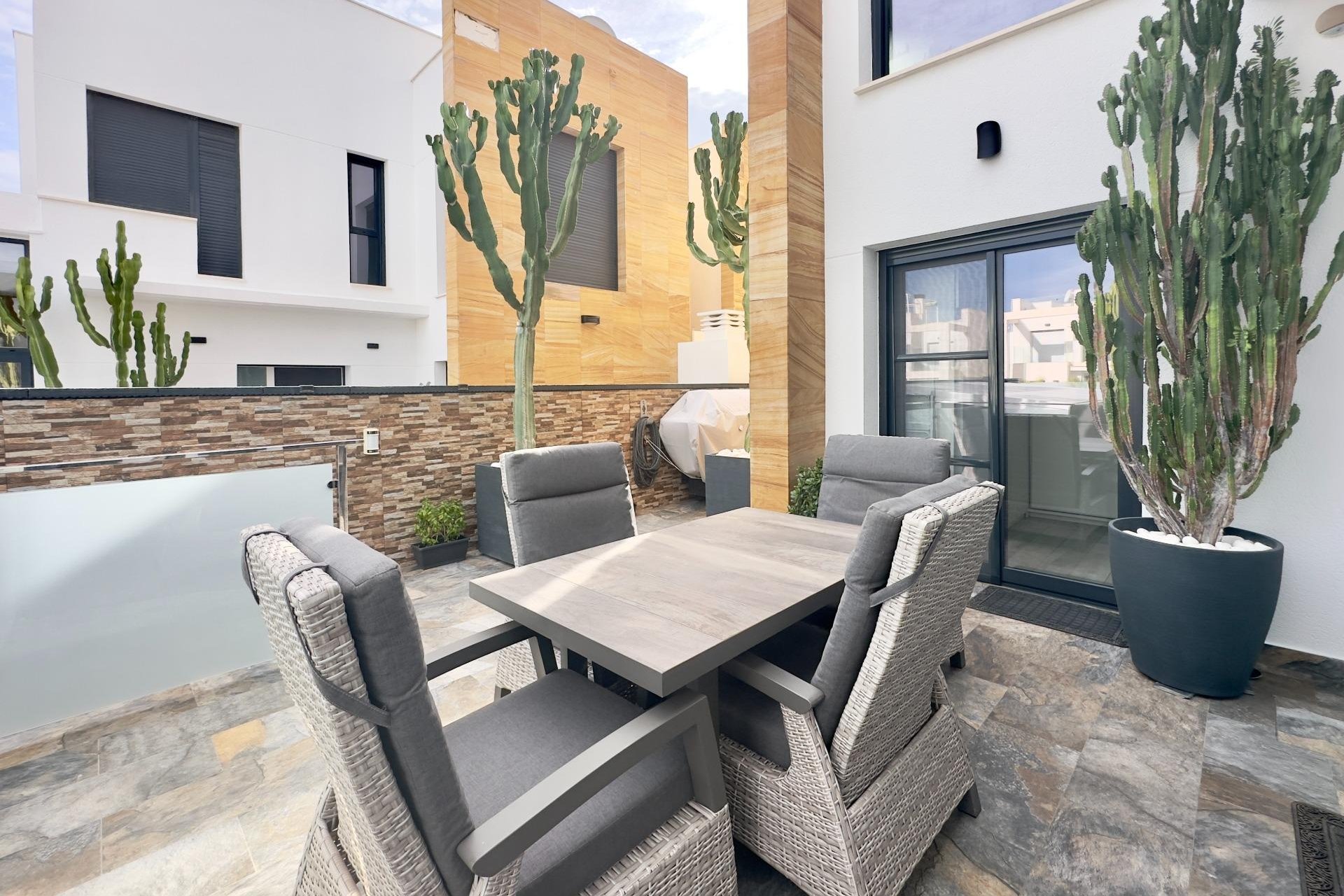 Återförsäljning - Villa - Orihuela Costa - Lomas de Cabo Roig