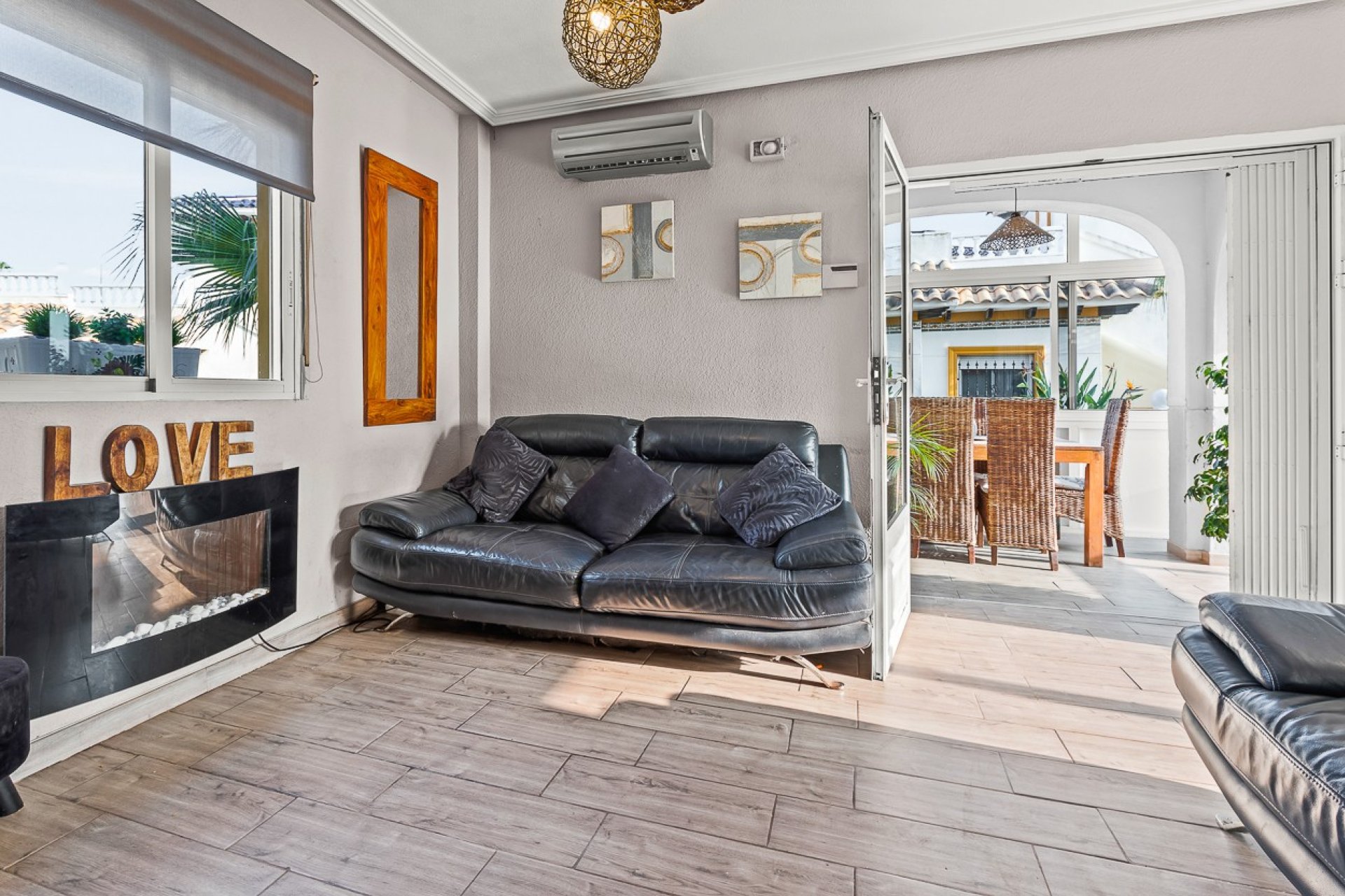 Återförsäljning - Villa - Orihuela Costa - Playa Flamenca