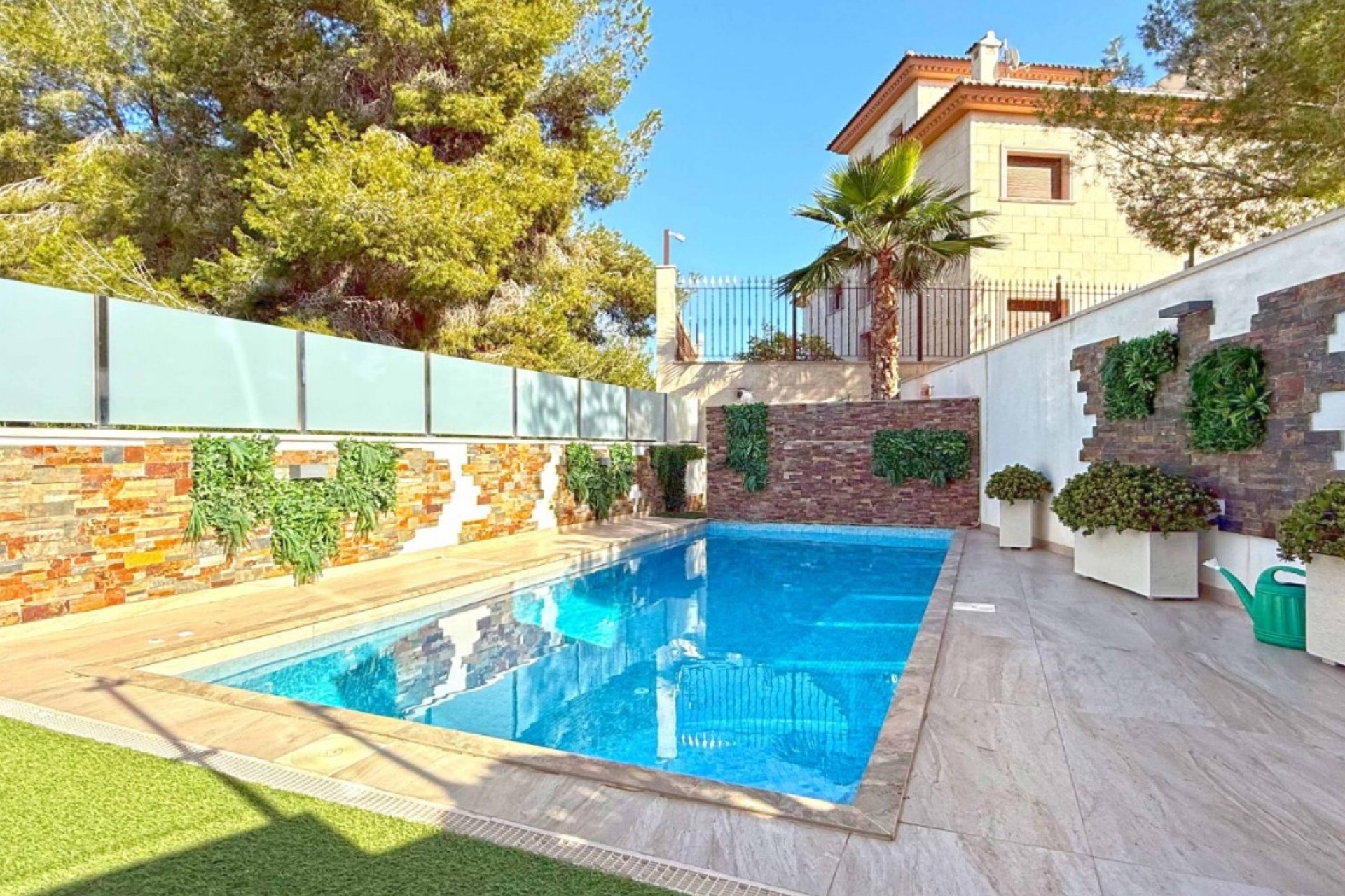 Återförsäljning - Villa - Orihuela Costa - Villamartín