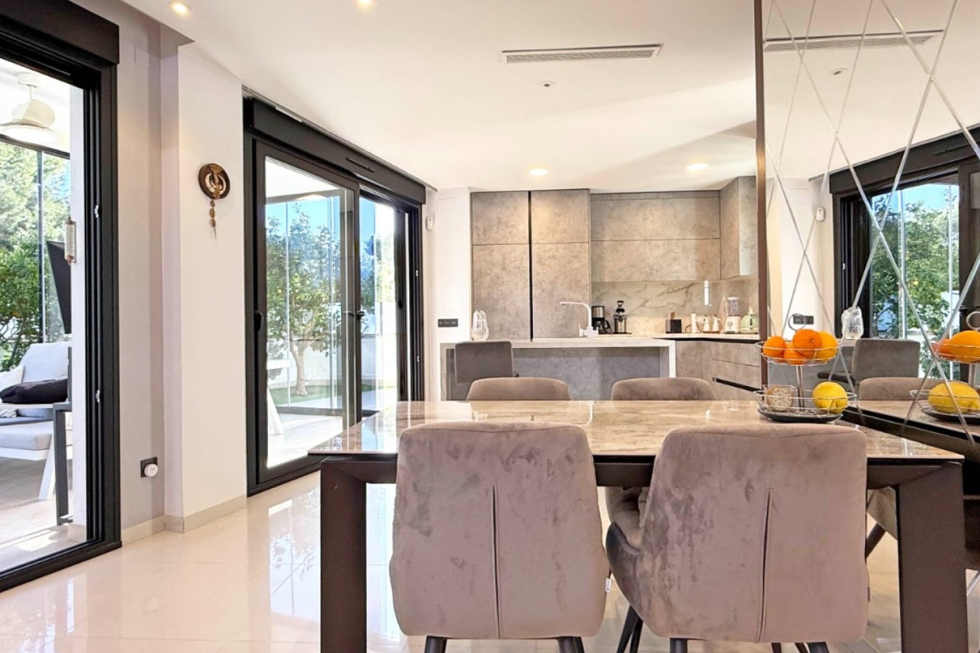 Återförsäljning - Villa - Orihuela Costa - Villamartín