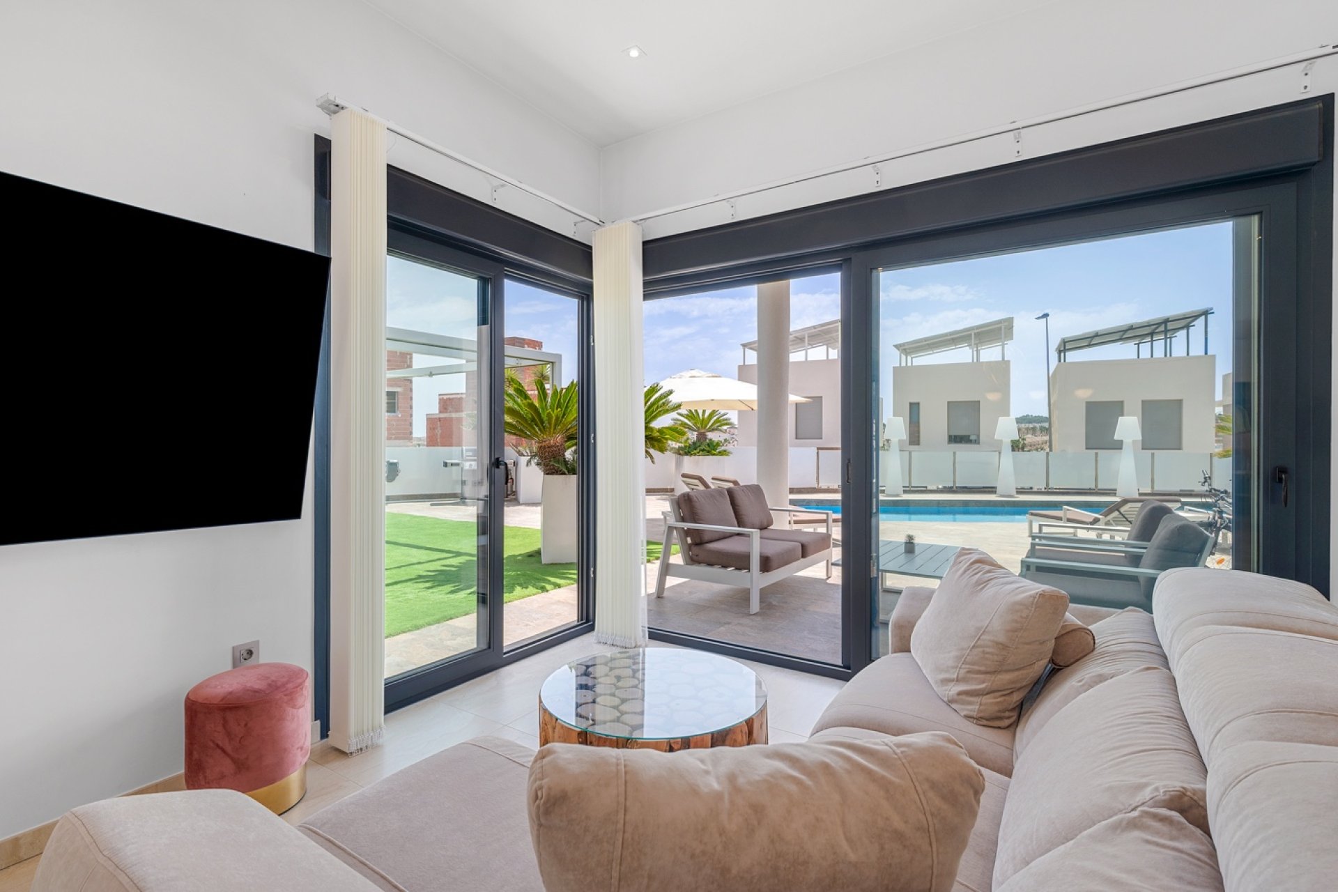 Återförsäljning - Villa - Orihuela Costa - Villamartín