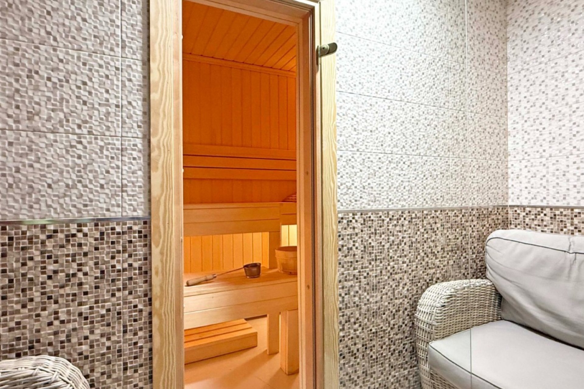 Återförsäljning - Villa - Orihuela Costa - Villamartín