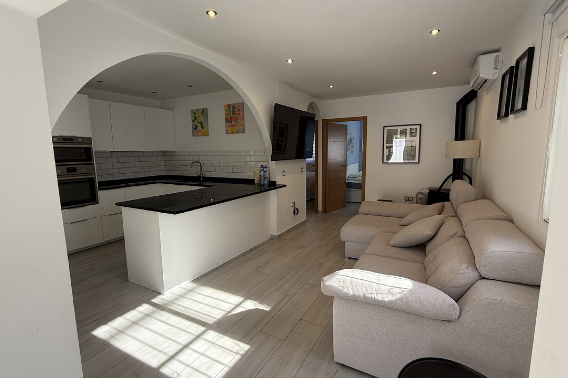 Återförsäljning - Villa - Orihuela Costa - Villamartín