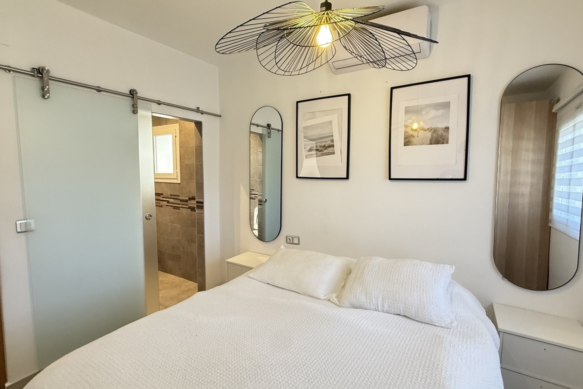 Återförsäljning - Villa - Orihuela Costa - Villamartín