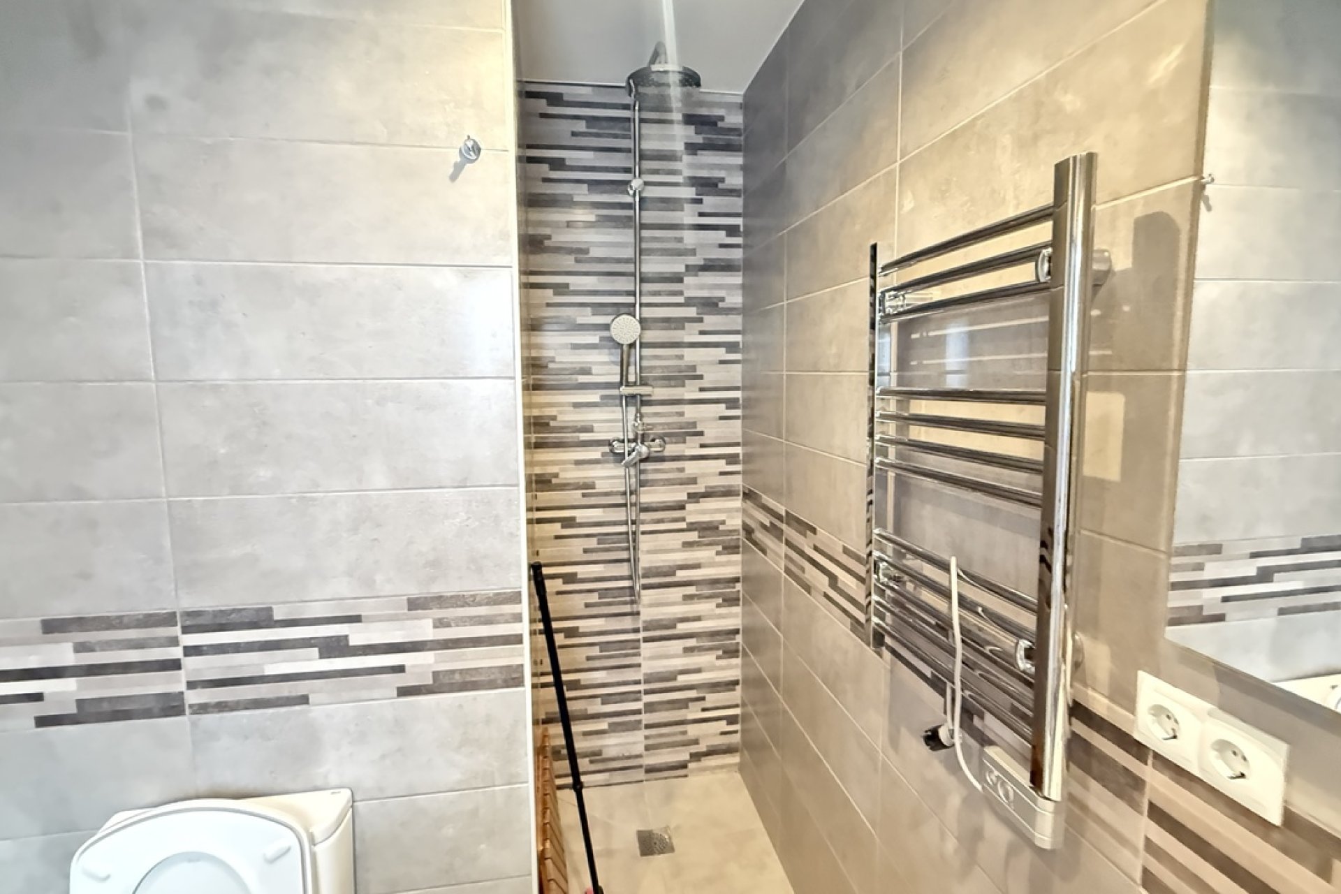 Återförsäljning - Villa - Orihuela Costa - Villamartín