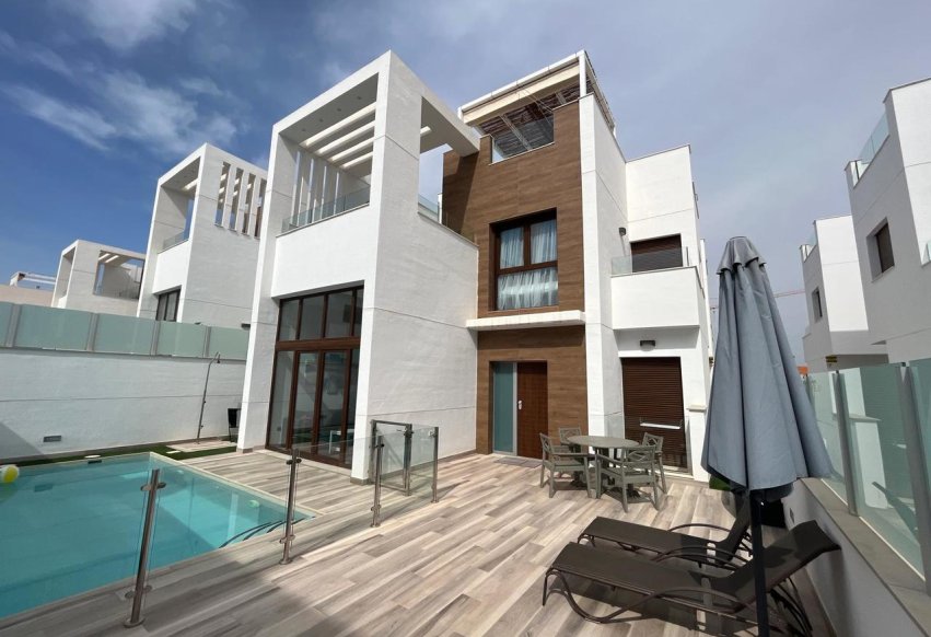 Återförsäljning - Villa - Torrevieja - Los Balcones - Los Altos del Edén