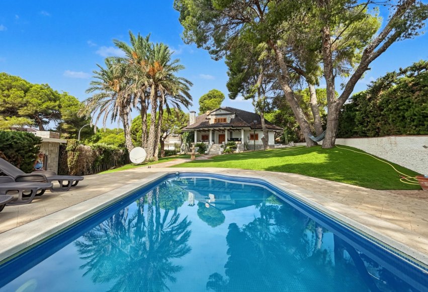 Begagnad - Villa - Orihuela Costa - Campoamor