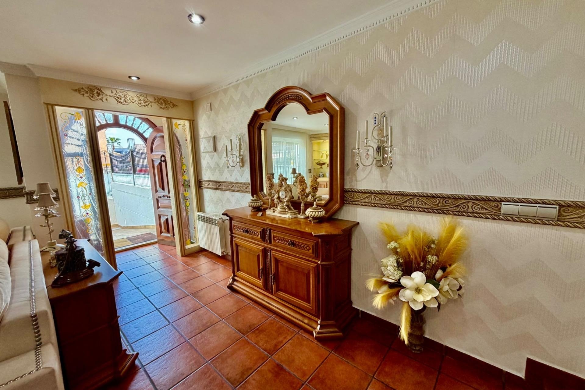 Begagnad - Villa - Orihuela Costa - La Zenia