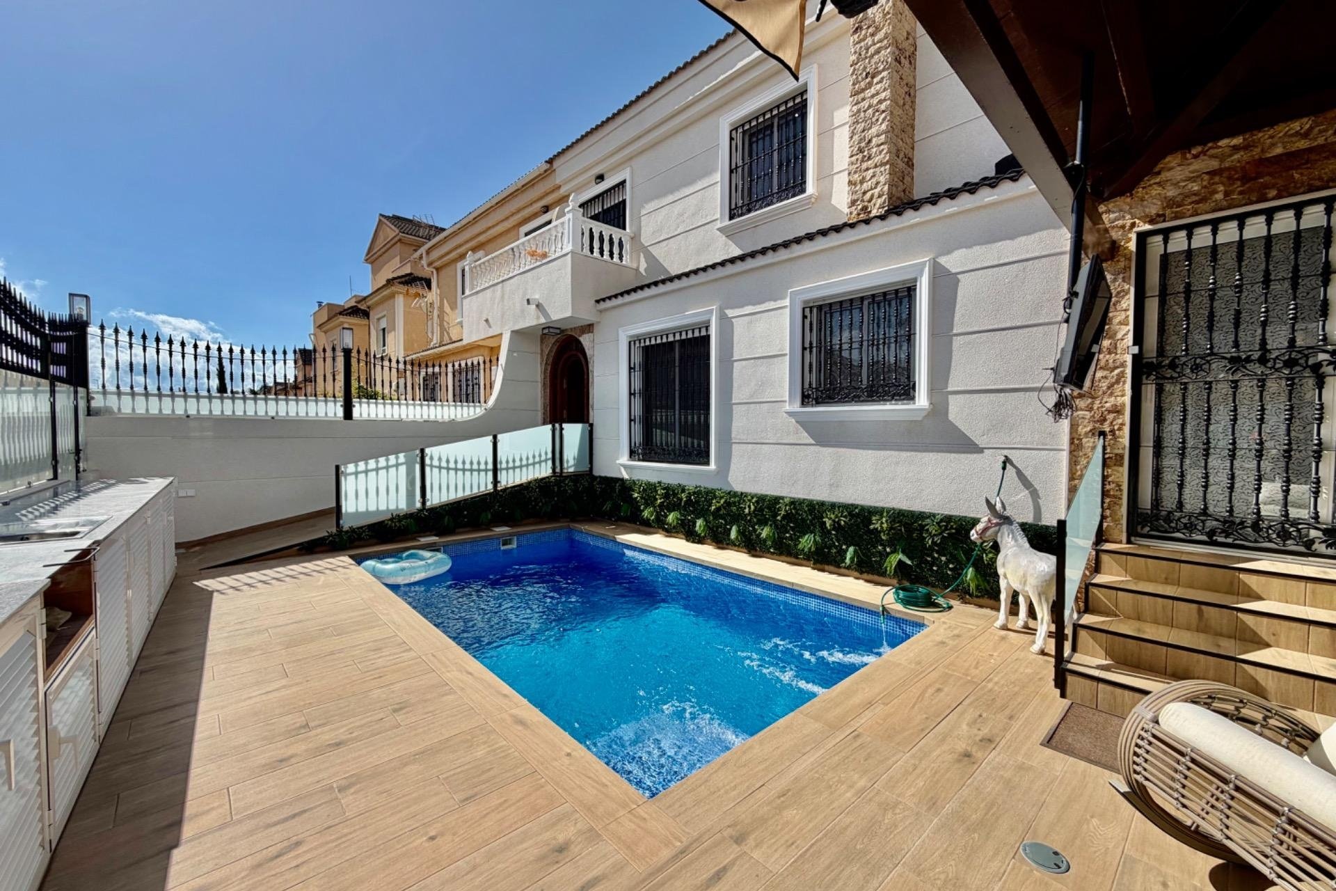 Begagnad - Villa - Orihuela Costa - La Zenia