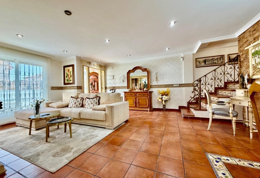 Begagnad - Villa - Orihuela Costa - La Zenia