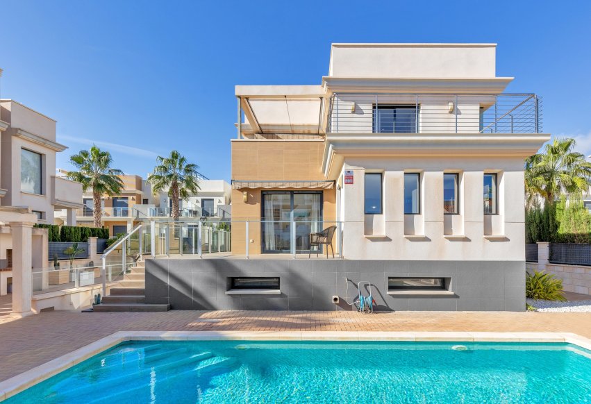 Begagnad - Villa - Orihuela Costa - La Zenia