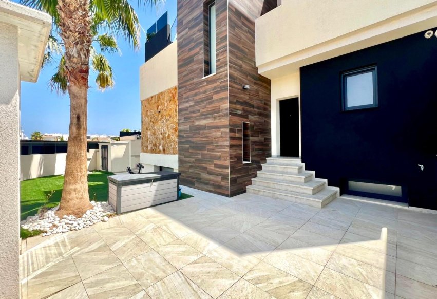 Begagnad - Villa - Orihuela Costa - Lomas de Cabo Roig