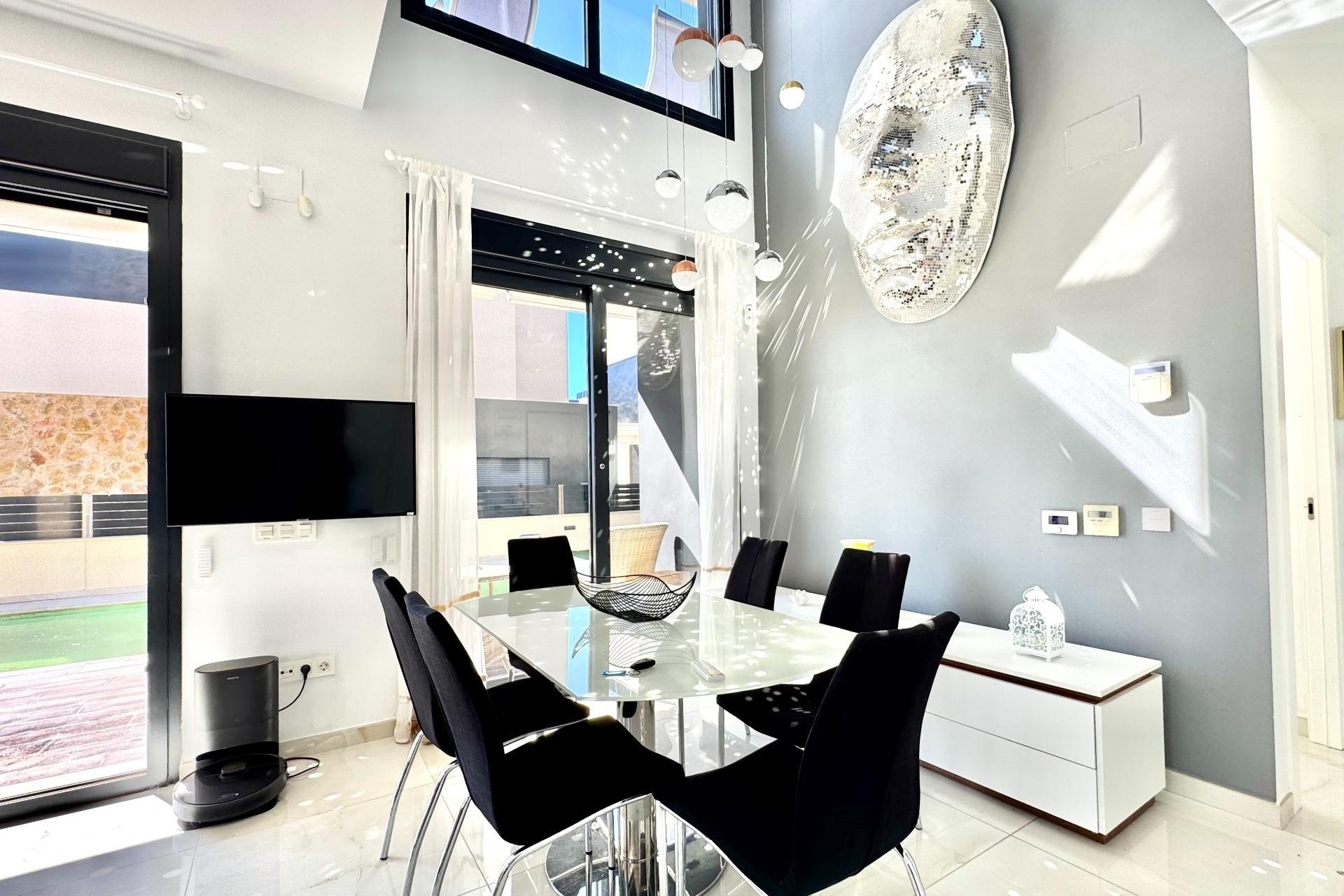 Begagnad - Villa - Orihuela Costa - Lomas de Cabo Roig