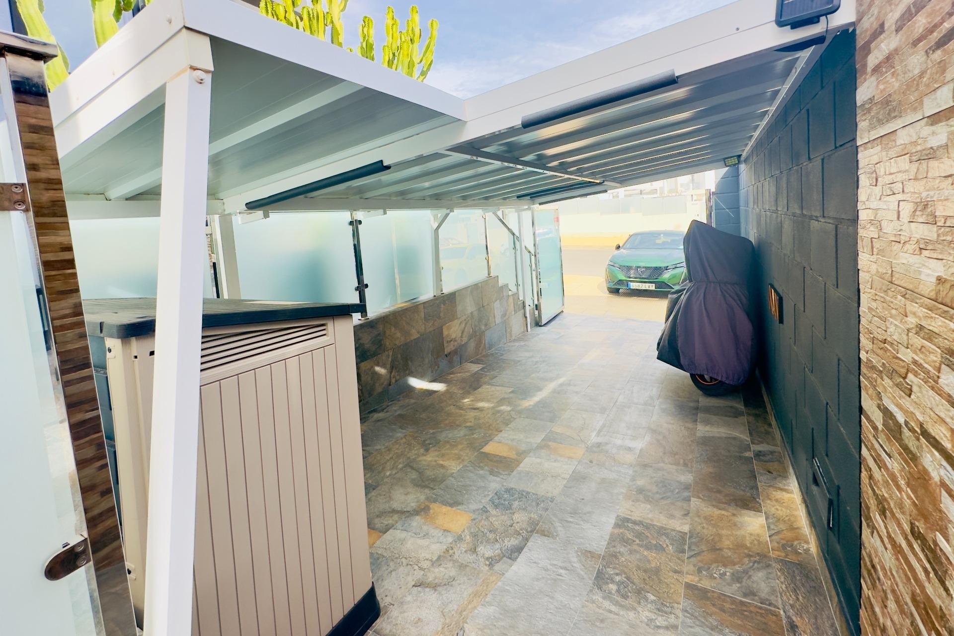 Begagnad - Villa - Orihuela Costa - Lomas de Cabo Roig