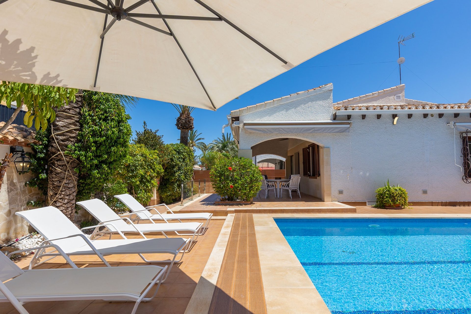 Begagnad - Villa - Orihuela Costa - Punta Prima