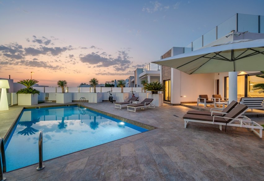 Begagnad - Villa - Orihuela Costa - Villamartín