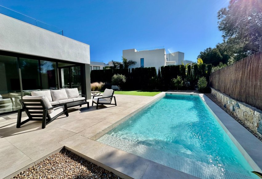 Begagnad - Villa - Orihuela - Las Colinas Golf - Country Club