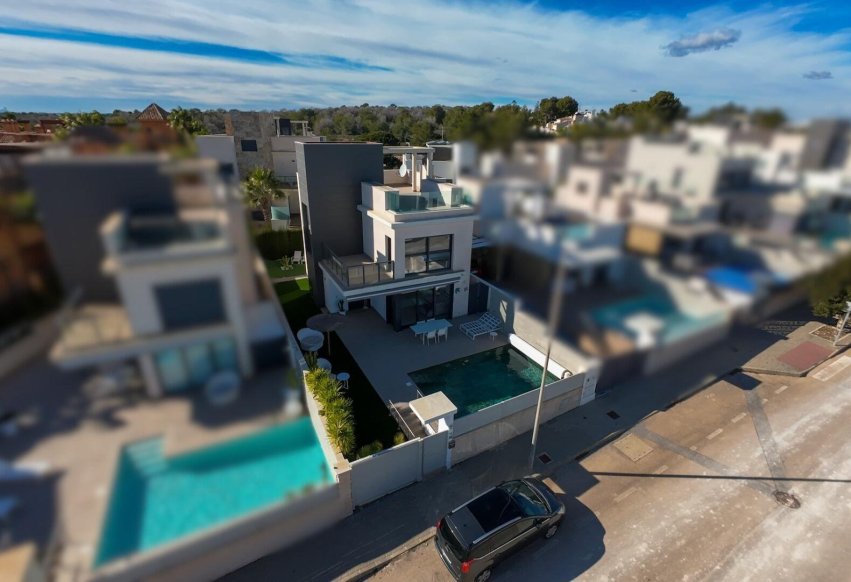 Begagnad - Villa - San Miguel de Salinas - Bellavista