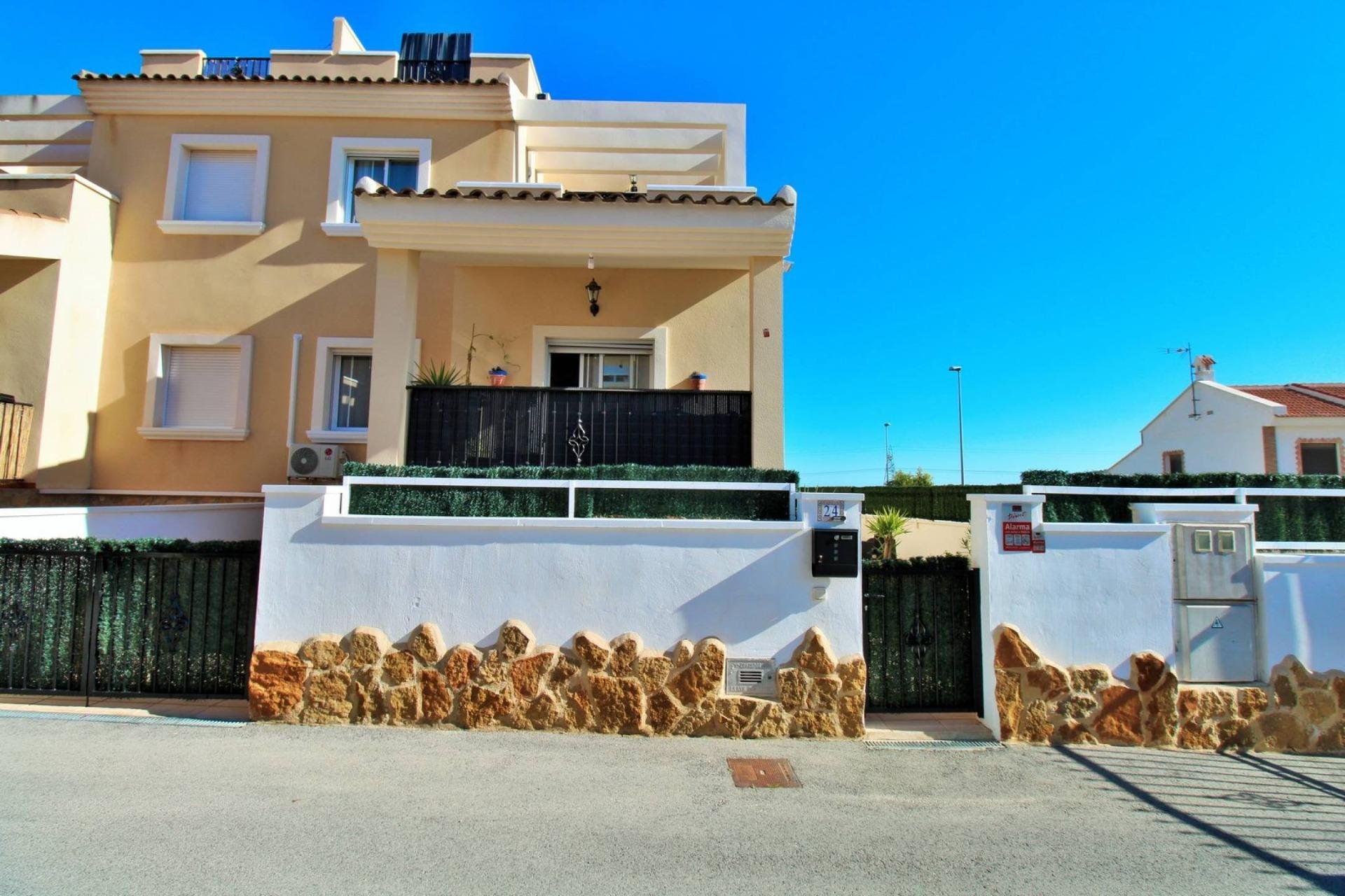 Begagnad - Villa - San Miguel de Salinas - Residencial los flamencos