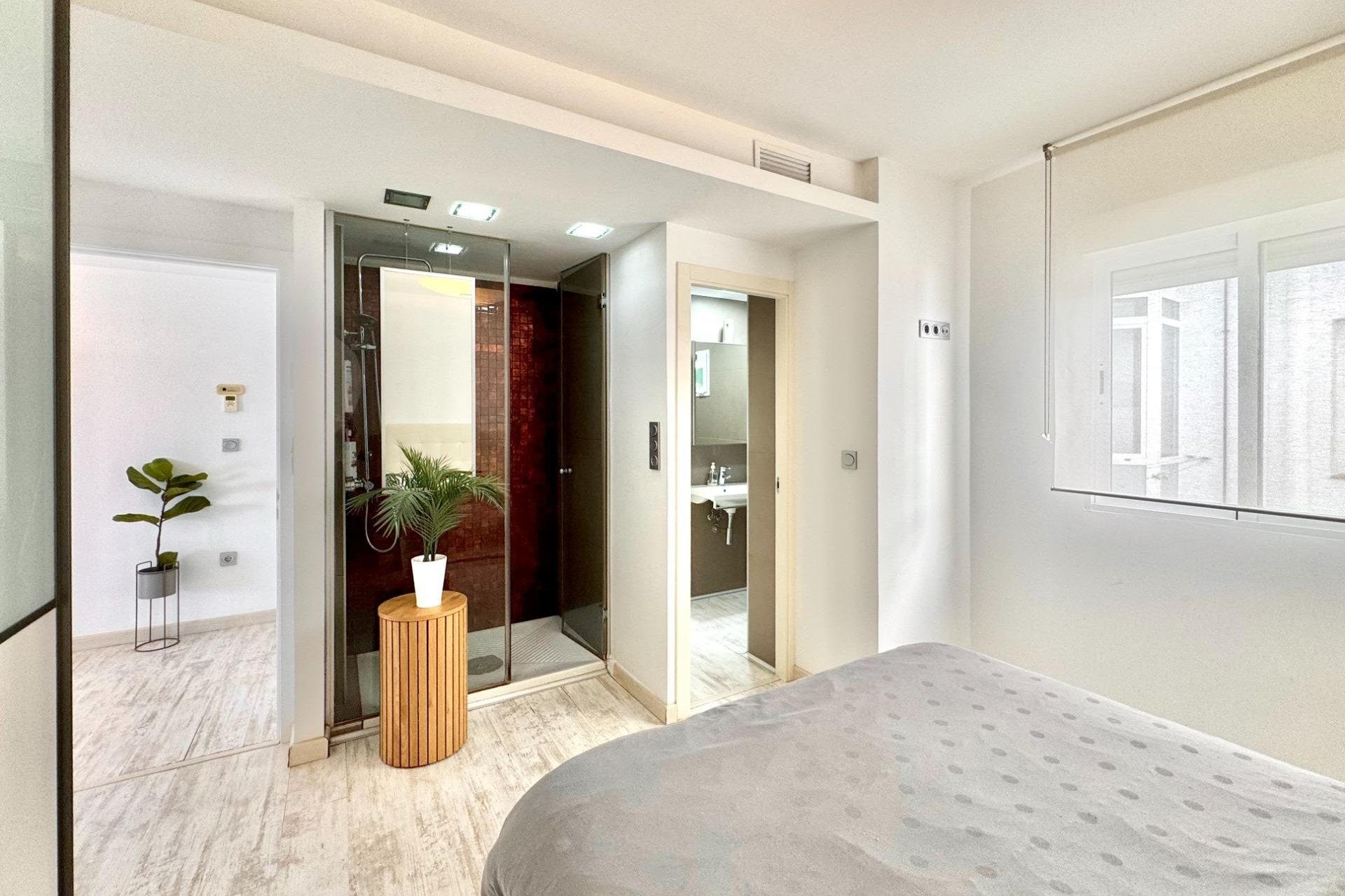 Herverkoop - Appartement / flat - Torrevieja - Estacion de autobuses