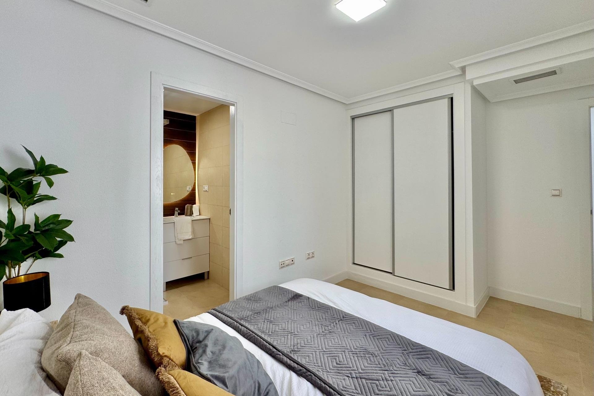 Herverkoop - Appartement / flat - Torrevieja - Parque de las Naciones