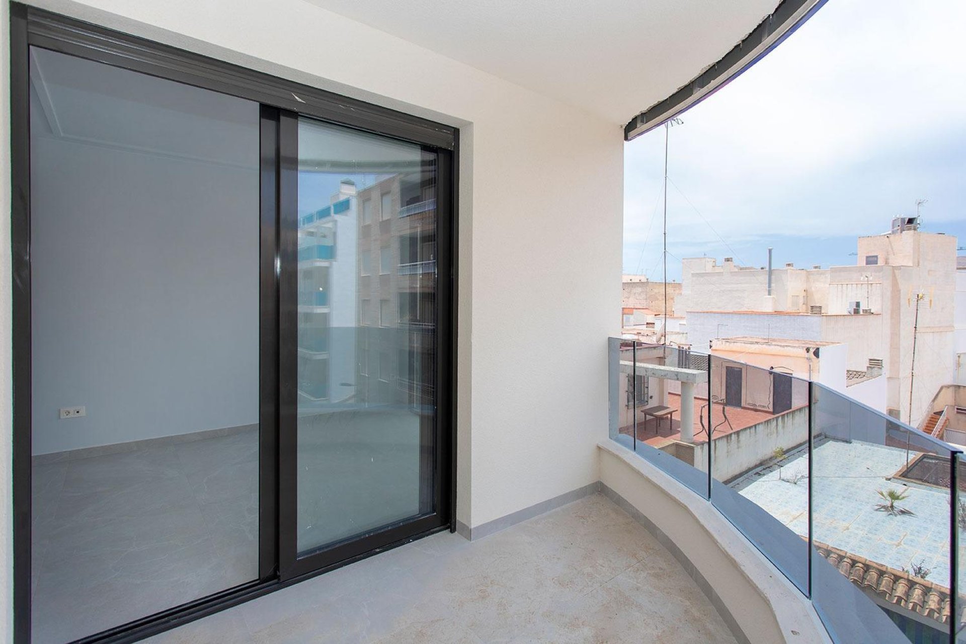 Herverkoop - Appartement / flat - Torrevieja - Paseo maritimo