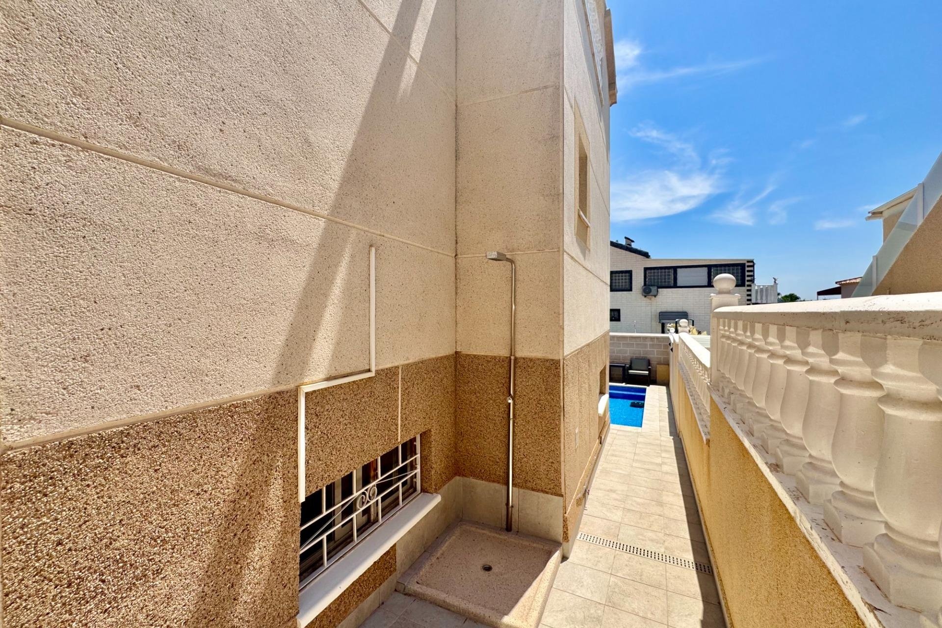 Herverkoop - Villa - Orihuela Costa - La Florida