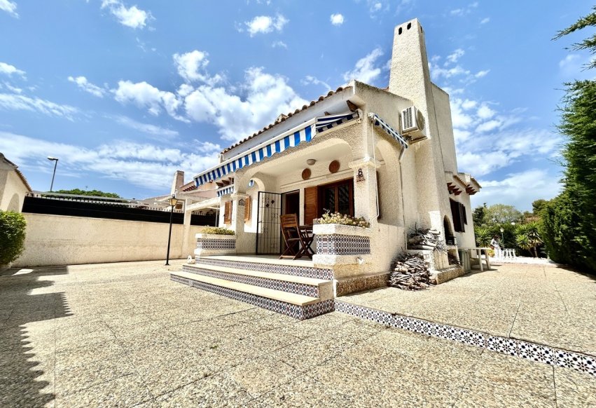 Herverkoop - Villa - Orihuela Costa - La Zenia
