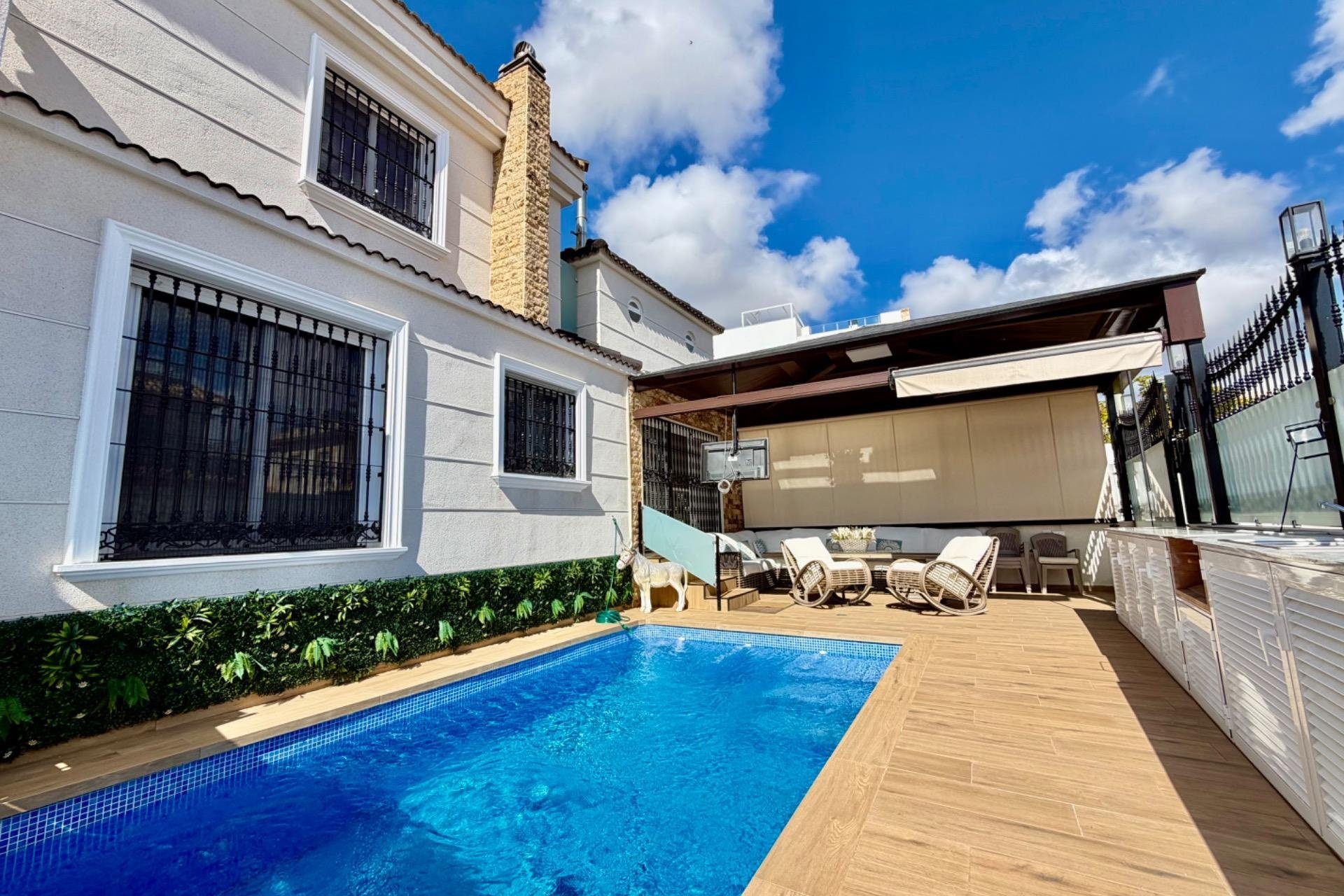 Herverkoop - Villa - Orihuela Costa - La Zenia