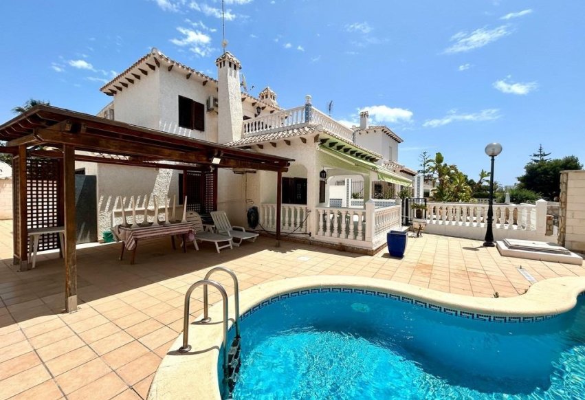 Herverkoop - Villa - Orihuela Costa - La Zenia