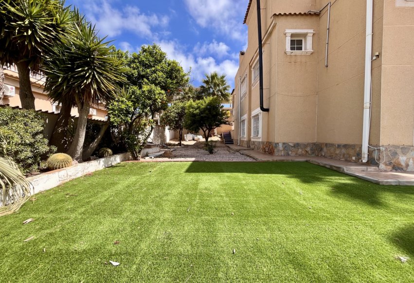 Herverkoop - Villa - Orihuela Costa - La Zenia