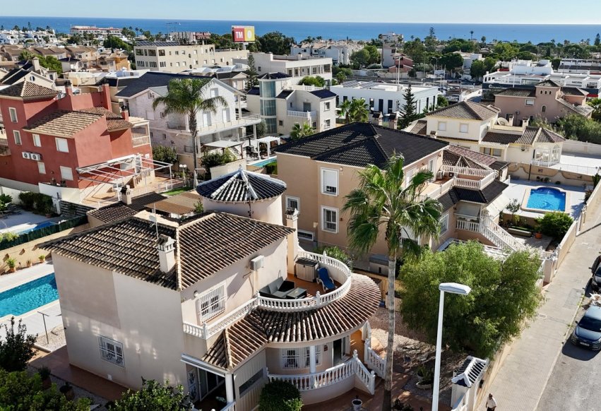 Herverkoop - Villa - Orihuela Costa - La Zenia