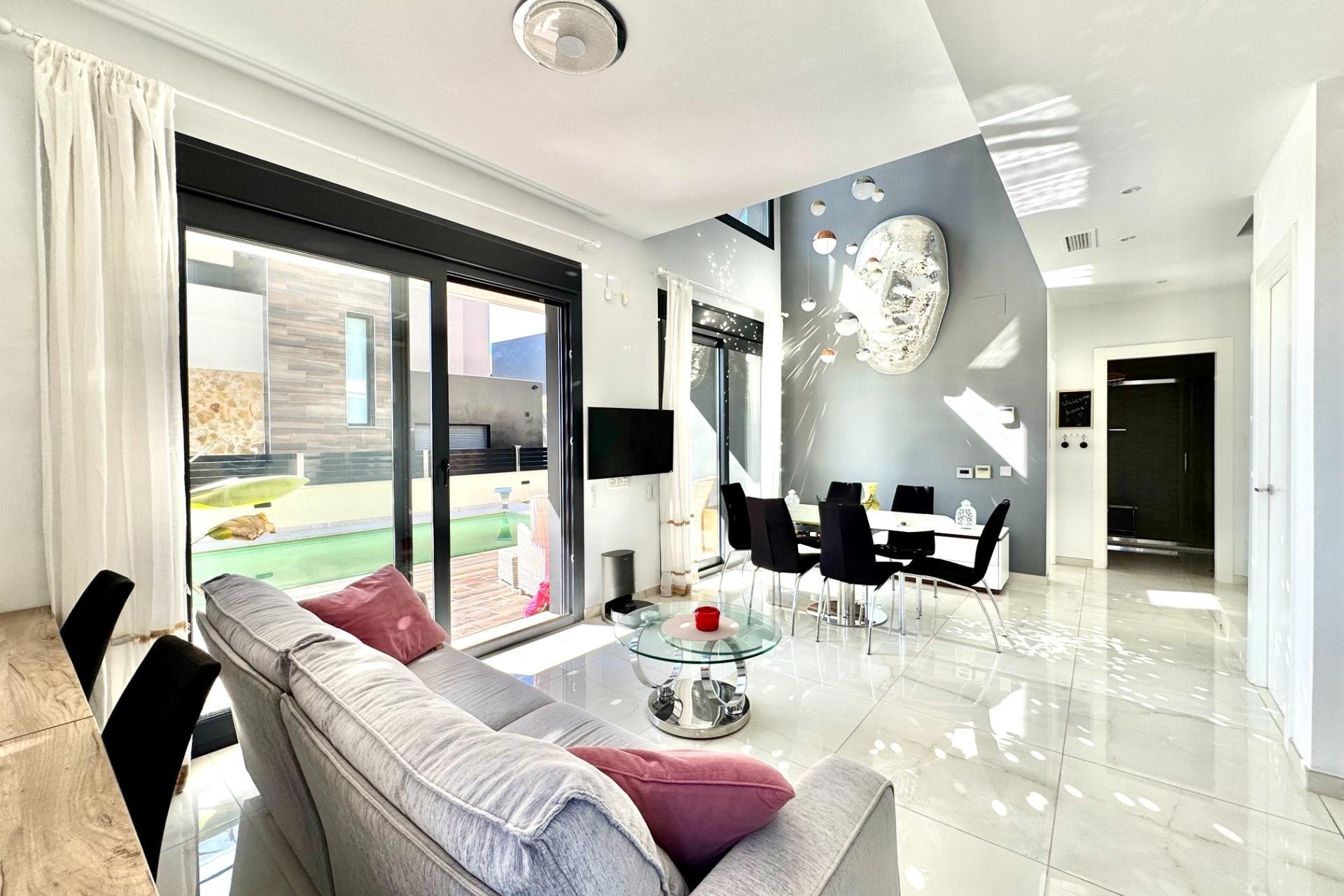 Herverkoop - Villa - Orihuela Costa - Lomas de Cabo Roig