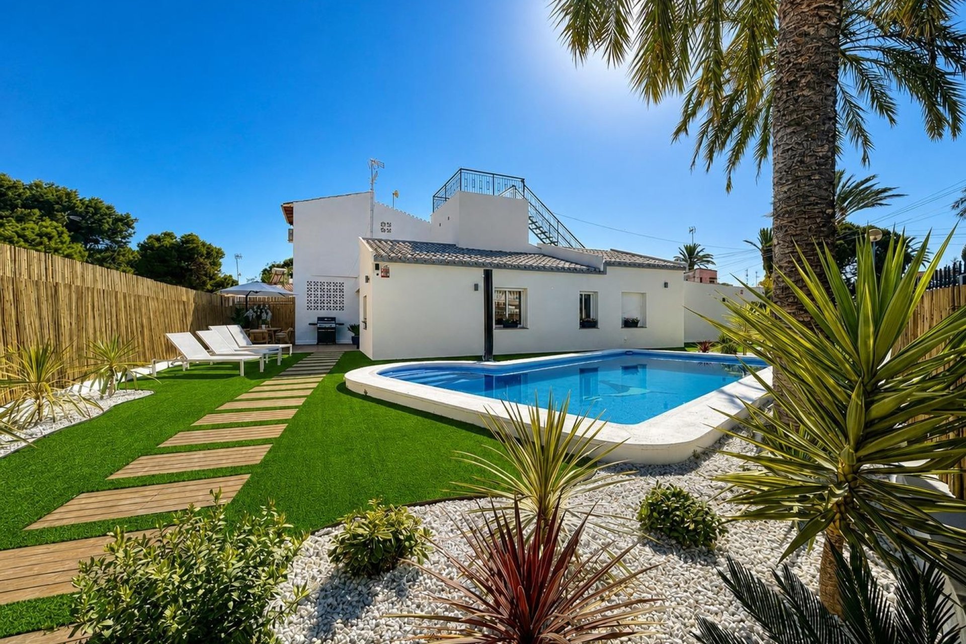 Herverkoop - Villa - Orihuela Costa - Punta Prima